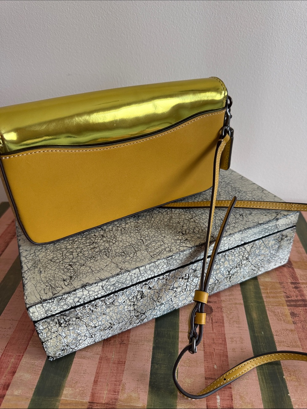 Coach Dinky Patent leather bag NEW - Picture 7 of 7